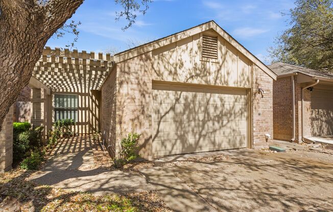 2 Bedroom, 2 Bath Home in Rosser Village!!!