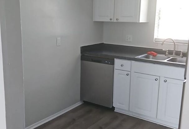 2 beds, 1 bath, 740 sqft, $1,650, Unit 1008