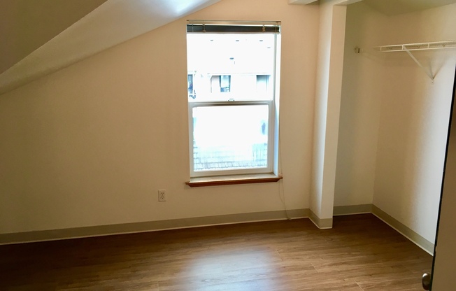 Studio, 1 bath, 90 sqft, $750, Unit 1A7