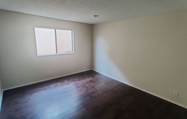 2 beds, 2 baths, $2,095, Unit 107