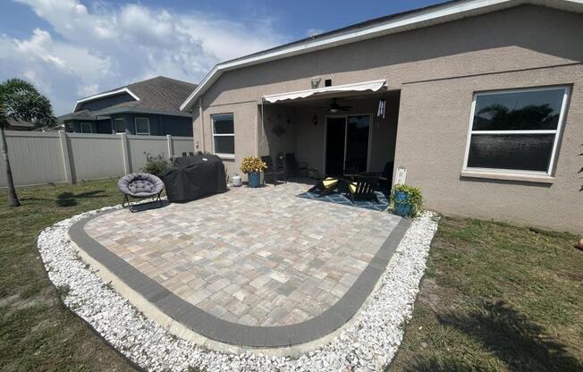 4 beds, 2 baths, 1,930 sqft, $2,500