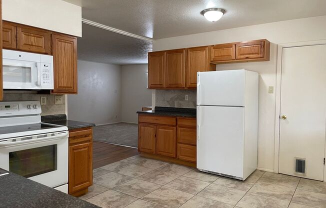 3 beds, 1 bath, $1,600