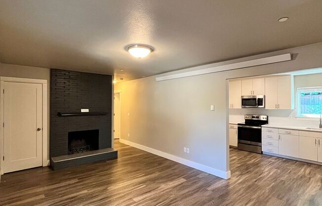Large 3 Bedroom 2 Bathroom! In-Unit Washer & Dryer, Covered Patio & Pet Friendly!