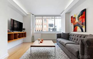 520 W 23 ST