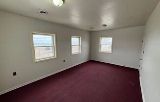 3 beds, 1 bath, $845, Unit 4