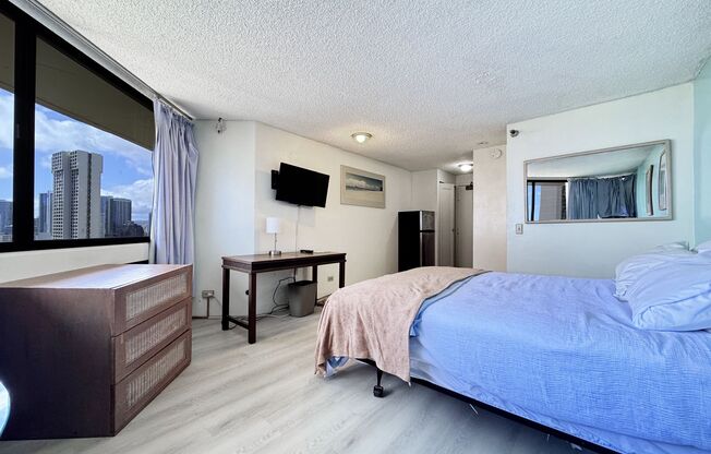 Furnished Waikiki Condo with A/C and Utilities Included