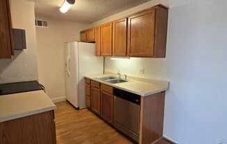 2 beds, 1 bath, $1,395