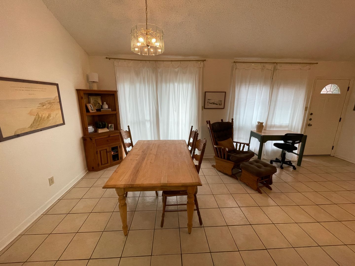 Well Maintained Duplex in Great Location!