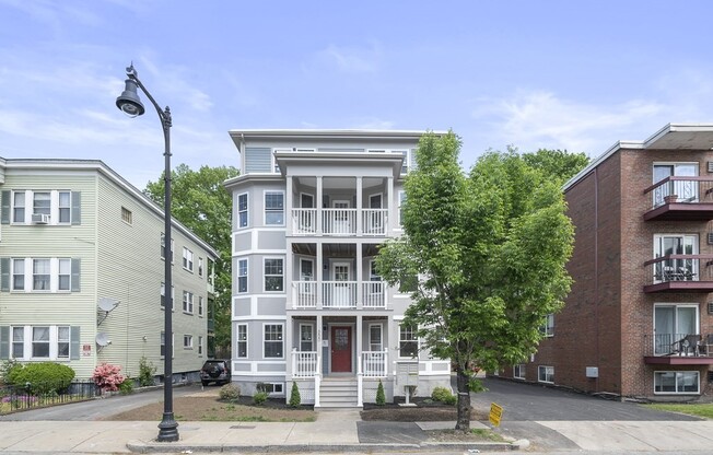 650 HYDE PARK AVE