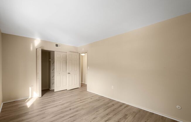 2 beds, 1 bath, 950 sqft, $999, Unit 110 L