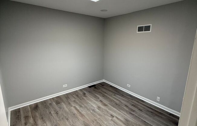 2 beds, 1.5 baths, $2,600, Unit 302