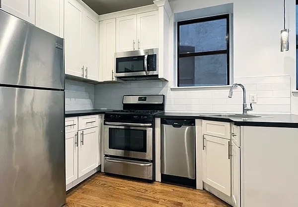 3 beds, 1 bath, $3,650, Unit 5-B