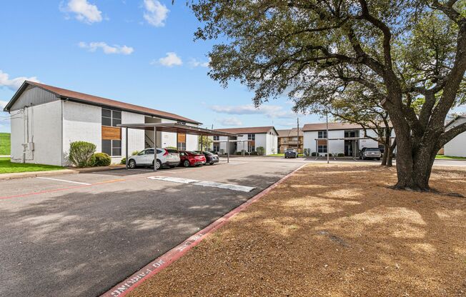 2 beds, 1 bath, $1,275, Unit 132