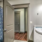 1 bed, 1 bath, 590 sqft, $1,195, Unit A - 1010 Unit 202 - A590 Lake View