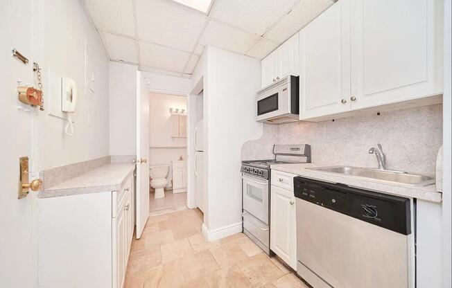 Studio, 1 bath, $2,995, Unit 5A1
