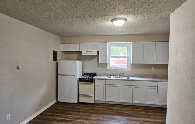 2 beds, 1 bath, 600 sqft, $725