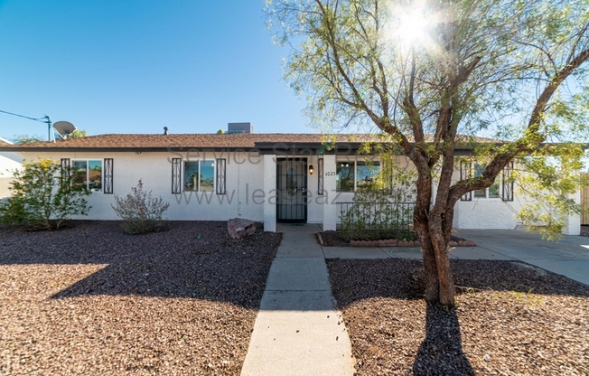1025 E 2 ST