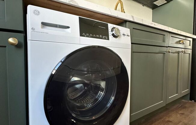 Studio, 1 bath, 166 sqft, $1,650, Unit 228