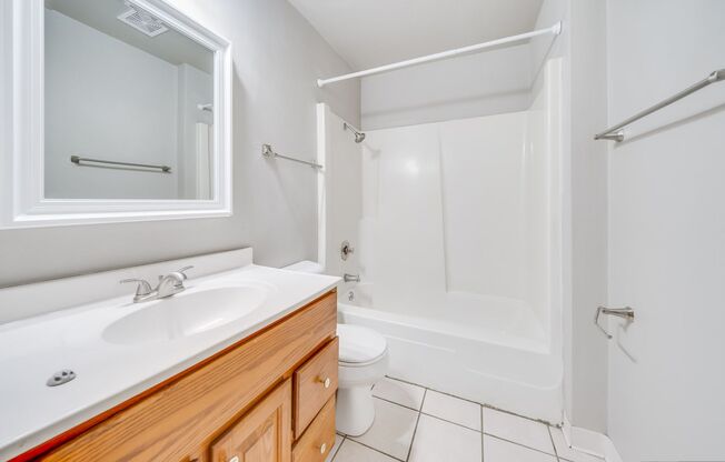 2 beds, 1 bath, 700 sqft, $999, Unit 1245 - 3