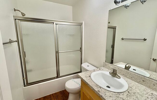 1 bed, 1 bath, 736 sqft, $2,150, Unit E014