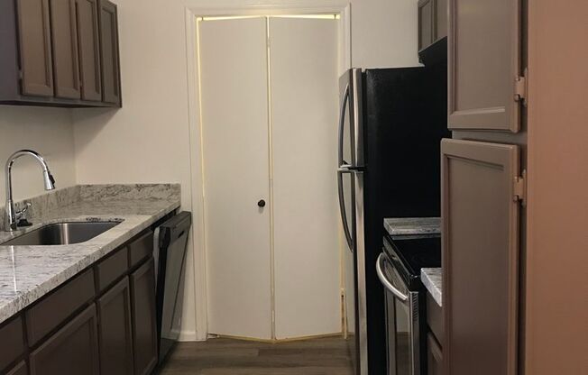 2 beds, 2 baths, 898 sqft, $1,150, Unit Guadalupe Road