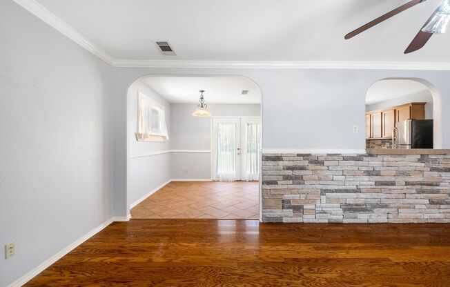 Charming 3-Bedroom, 2-Bath Home in Central Austin – Walk to Bartholomew Park & Mueller!