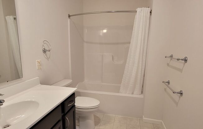 3 beds, 2 baths, 1,344 sqft, $1,665, Unit 336