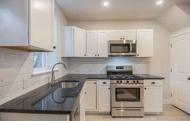 Bright and Open 2 Bedroom/1 Bath in West Philly, Pet Friendly!