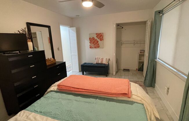 1 bed, 1 bath, $2,400