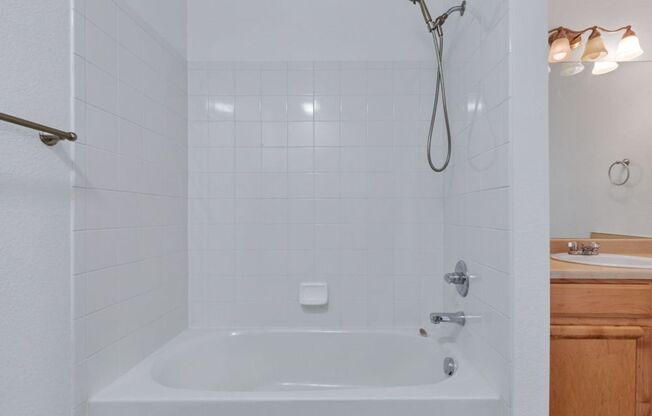 2 beds, 2 baths, $1,795, Unit UNIT 11304