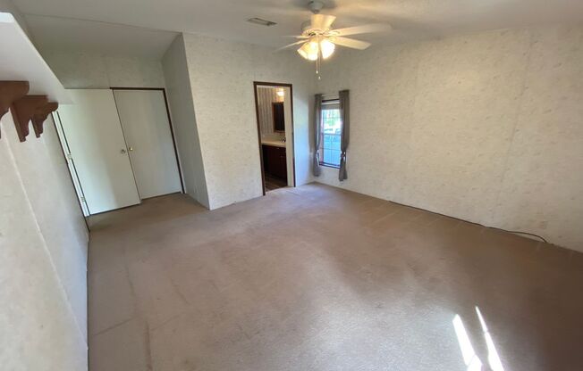 3 beds, 2 baths, $1,775, Unit # OAKLAND HLS