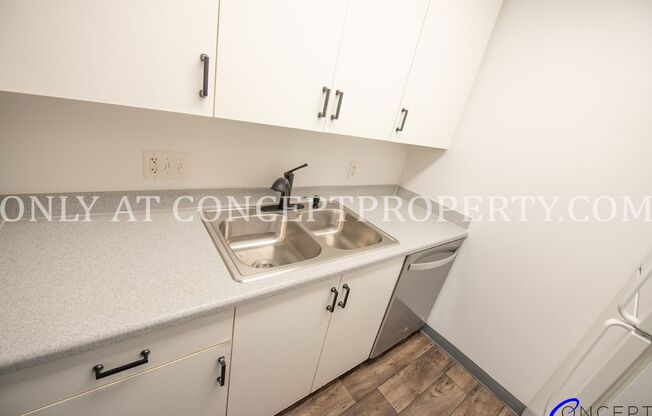 1 bed, 1 bath, 700 sqft, $999, Unit 210