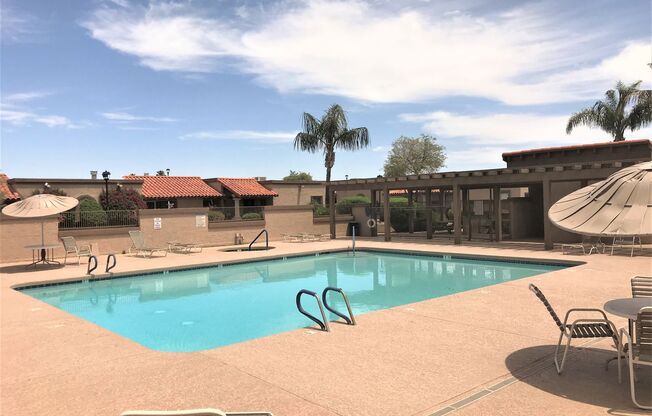**BEAUTIFUL RENOVATED 2 BEDROOM/2 BATHROOM PATIO HOME IN CHANDLER (CHANDLER BLVD & COOPER)**