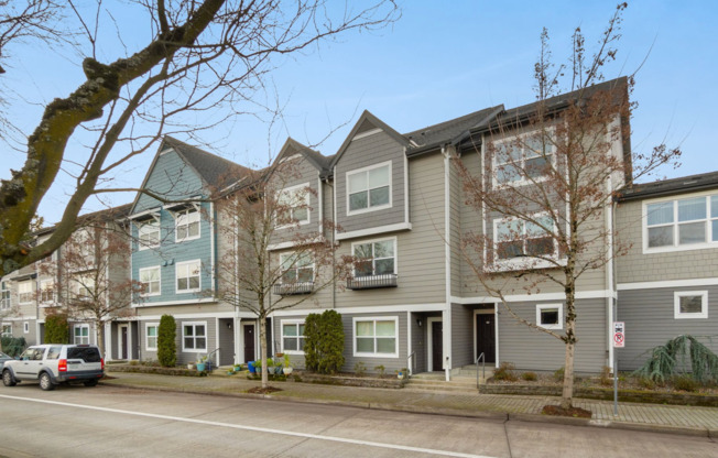 Live in Comfort, Convenience & Style Near the Vancouver Waterfront