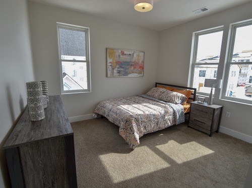 1 bed, 1 bath, 853 sqft, $1,395, Unit 10474 S. 131st Street Unit 202 A853 4P