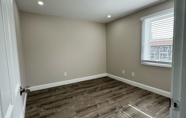 2 beds, 1 bath, 680 sqft, $2,425, Unit 23-38