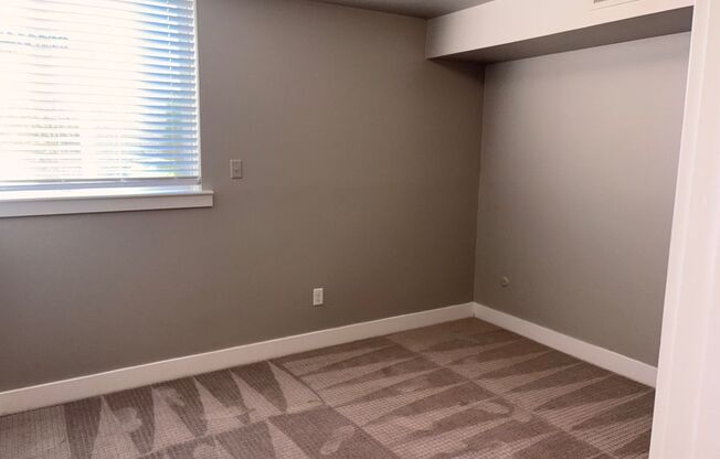 2 beds, 1 bath, 830 sqft, $1,295, Unit 71