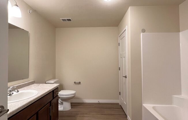 2 beds, 2 baths, 1,103 sqft, $1,690, Unit SH 1100-102