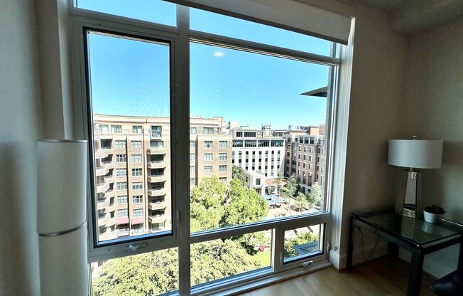 1 bed, 1 bath, $2,700, Unit 818