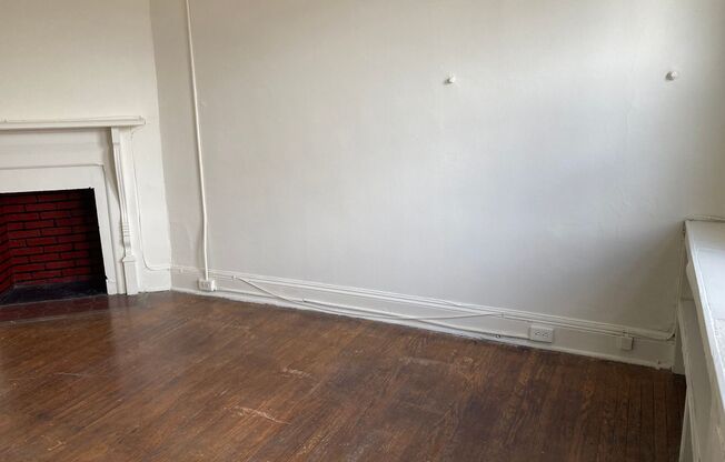 1 bed, 1 bath, 700 sqft, $1,349, Unit 42-3