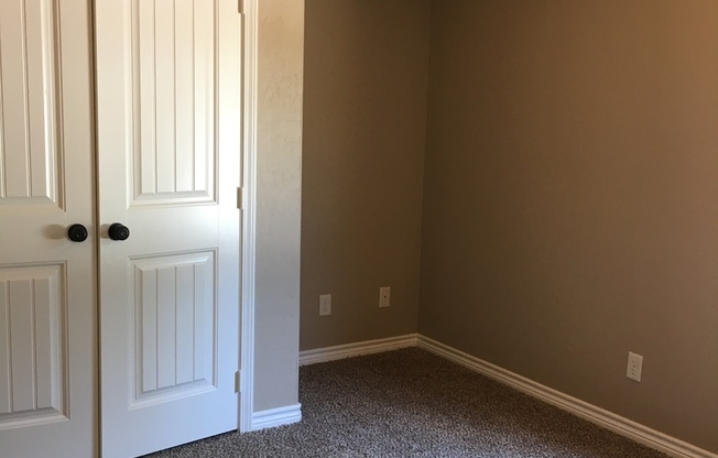 3 beds, 2 baths, $1,450