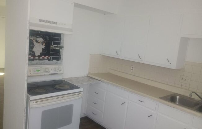 1 bed, 1 bath, 550 sqft, $750, Unit Unit 1