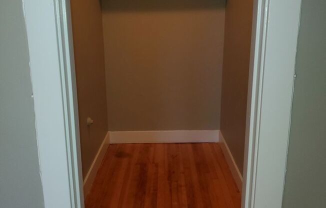 Studio, 1 bath, 500 sqft, $1,175, Unit Unit 5