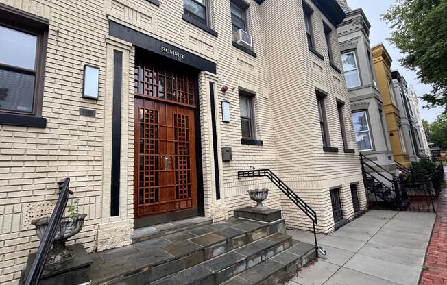 Lovely 1 BR/1 BA Condo in Georgetown!