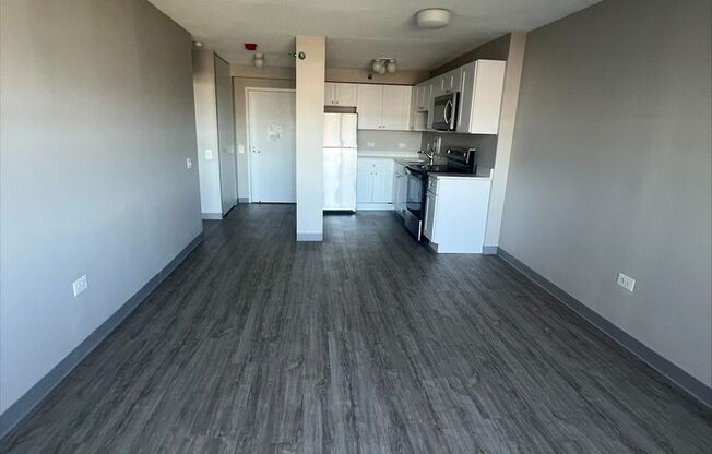 1 bed, 1 bath, 684 sqft, $1,900, Unit 623