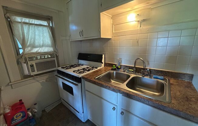 1 bed, 1 bath, $1,225, Unit 51