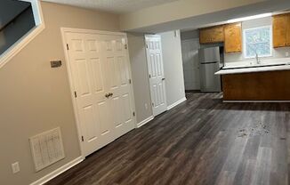 2 beds, 2.5 baths, $1,300, Unit Unit 8