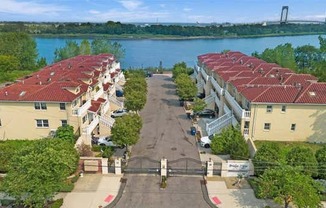 3 beds, 2 baths, $3,200, Unit 1