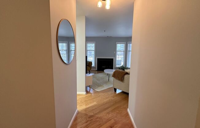 2 beds, 2 baths, $2,595, Unit Unit 204