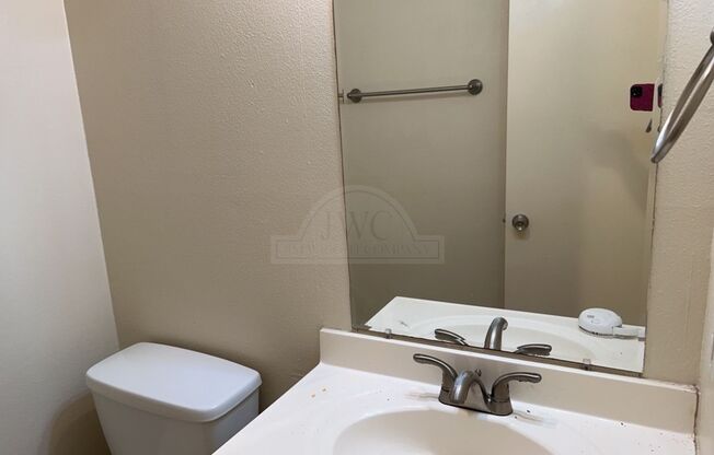 2 beds, 1.5 baths, $925, Unit 205 Mockingbird Unit B